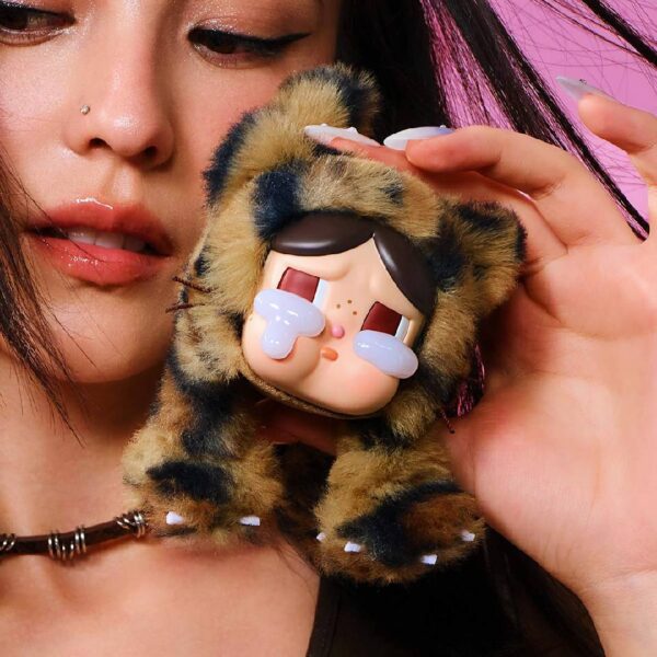 Figura CRYBABY, Wild but Cutie - Blind Box Pop Mart Original - Imagen 8