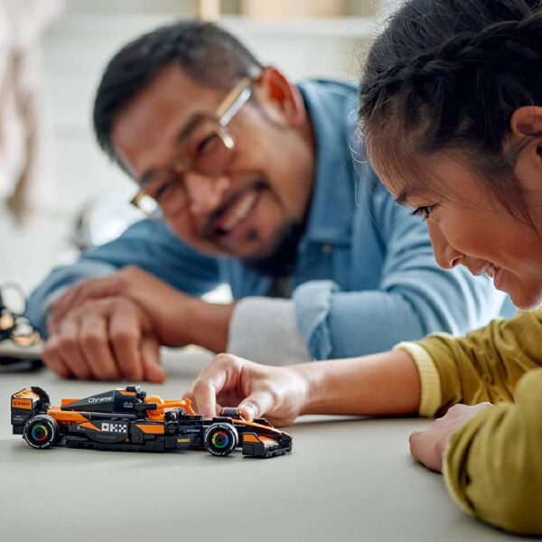 LEGO: Auto de Carreras McLaren F1 Team MCL38, 77251 - Imagen 6